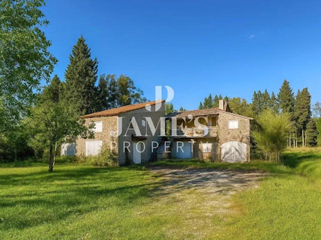 Vente Maison 8 pièces 250 m2 Eygalières