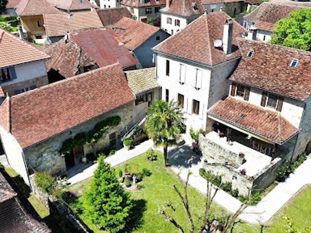 Vente Maison 8 pièces 250 m2 Figeac