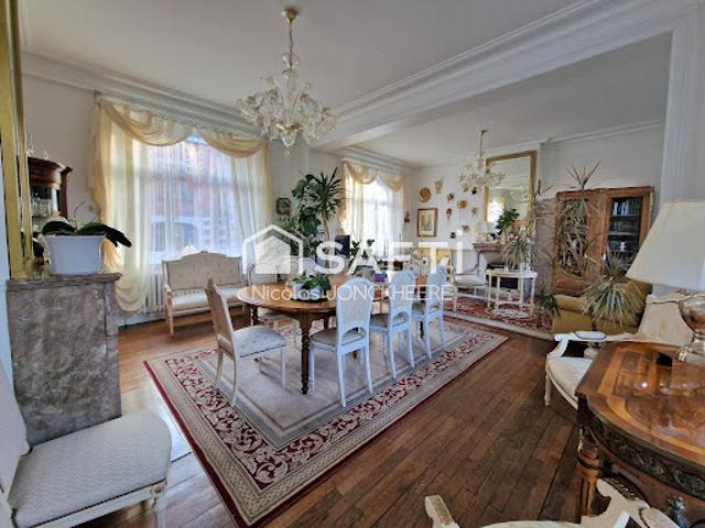 Vente Maison 8 pièces 250 m2 Laventie