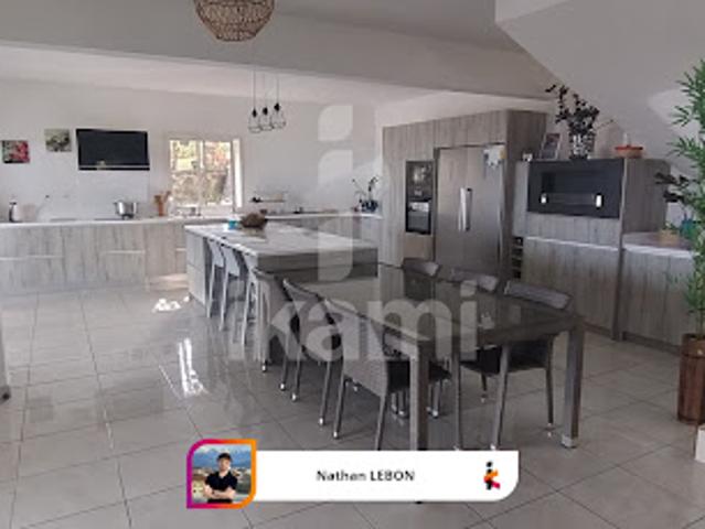 Vente Maison 8 pièces 250 m2 Saint joseph