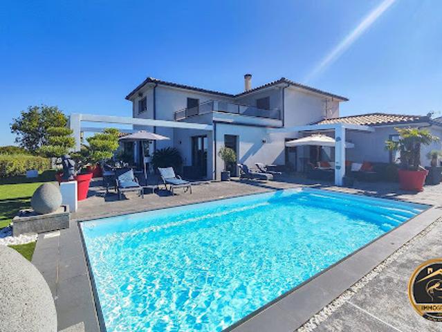 Vente Maison 8 pièces 251 m2 La Redorte