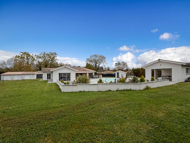 Vente Maison 8 pièces 252.11 m2 Léognan