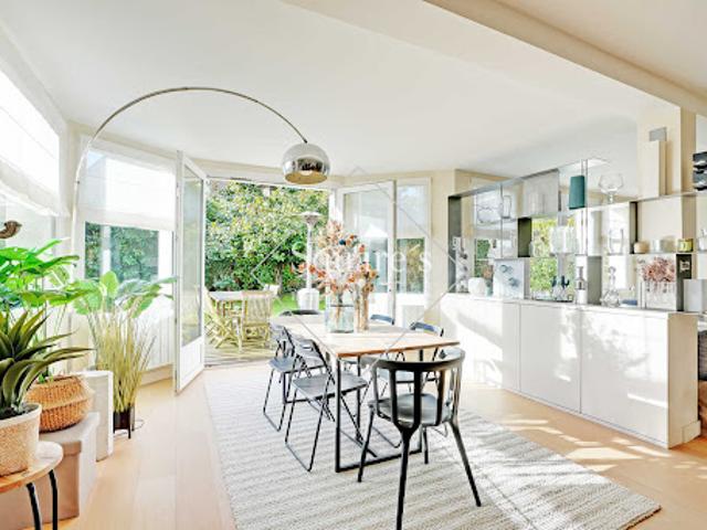 Vente Maison 8 pièces 253 m2 Garches