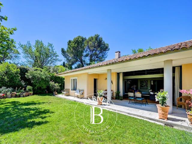 Vente Maison 8 pièces 253.47 m2 Aix en Provence