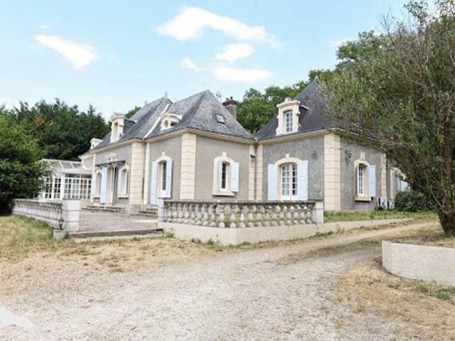 Vente Maison 8 pièces 264 m2 Cour Cheverny