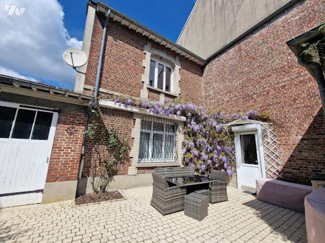 Vente Maison 8 pièces 265 m2 Saint Quentin