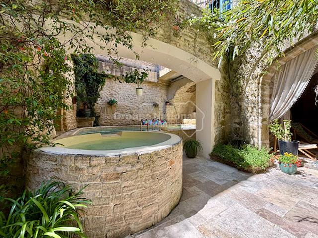 Vente Maison 8 pièces 266 m2 Aubais