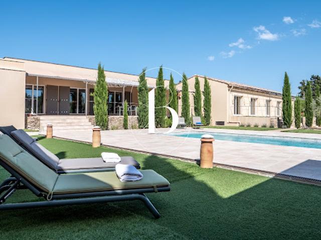 Vente Maison 8 pièces 267 m2 Uzès