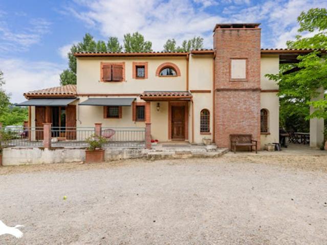 Vente Maison 8 pièces 260 m2 Ayguesvives