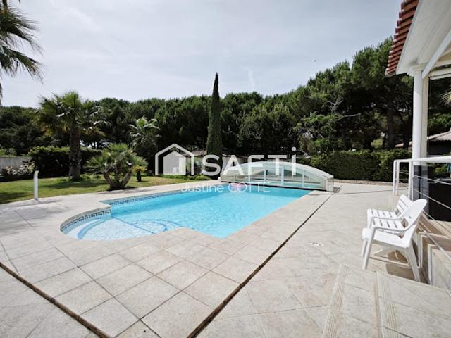 Vente Maison 8 pièces 260 m2 Agde
