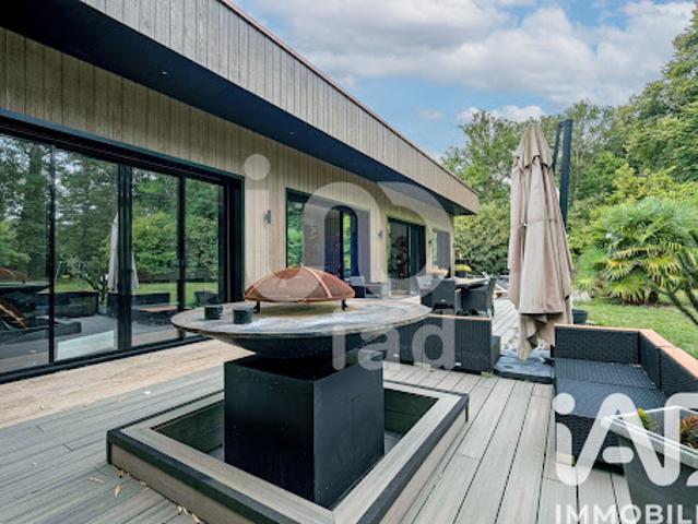 Vente Maison 8 pièces 260 m2 Lamorlaye