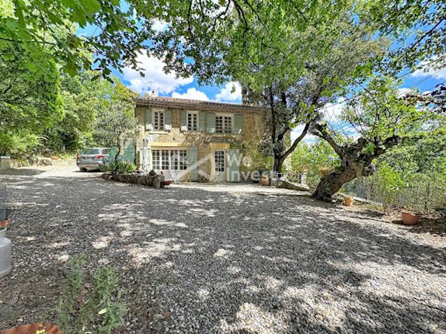 Vente Maison 8 pièces 260.26 m2 Tourves