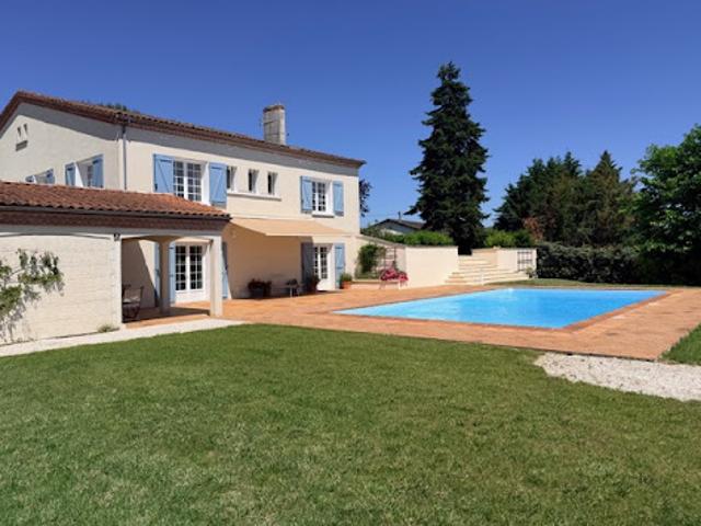 Vente Maison 8 pièces 261 m2 Agen