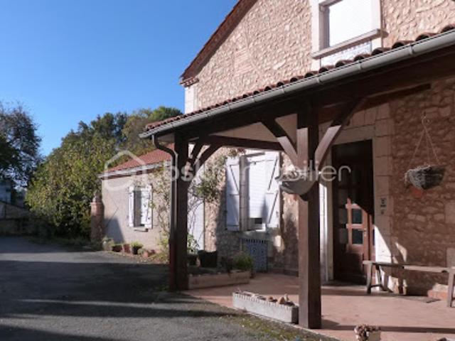 Vente Maison 8 pièces 261 m2 Riberac