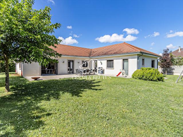 Vente Maison 8 pièces 262.39 m2 Rillieux la Pape