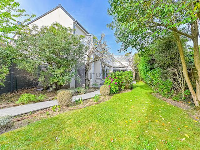 Vente Maison 8 pièces 263.37 m2 Nogent sur Marne