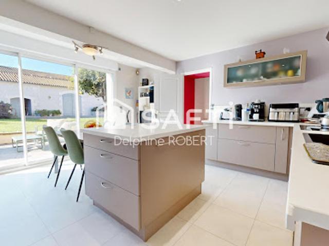 Vente Maison 8 pièces 275 m2 Sainte Lheurine