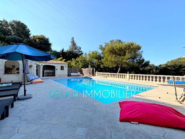 Vente Maison 8 pièces 275.42 m2 Aspremont