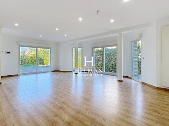 Vente Maison 8 pièces 278 m2 Longuenesse