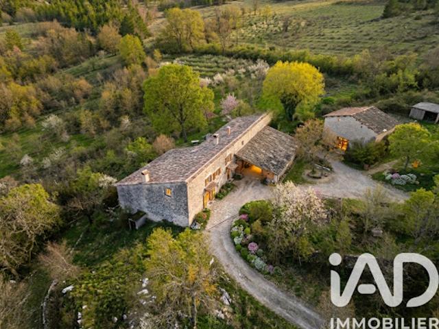 Vente Maison 8 pièces 279 m2 Noyers sur Jabron