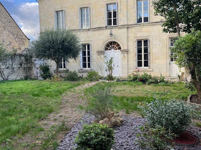 Vente Maison 8 pièces 270 m2 Bourgueil