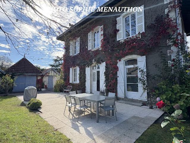 Vente Maison 8 pièces 270 m2 Saint Martin de Seignanx
