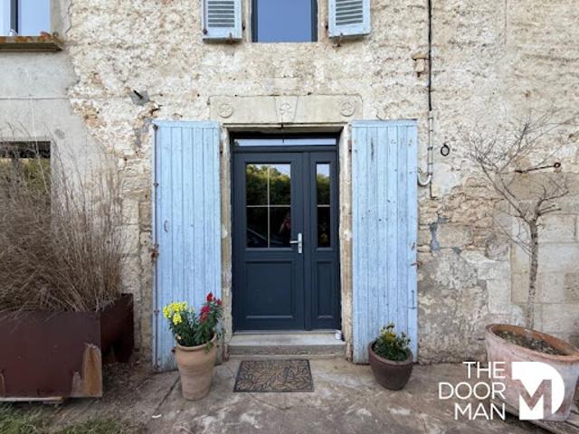 Vente Maison 8 pièces 270 m2 Saint Gelais