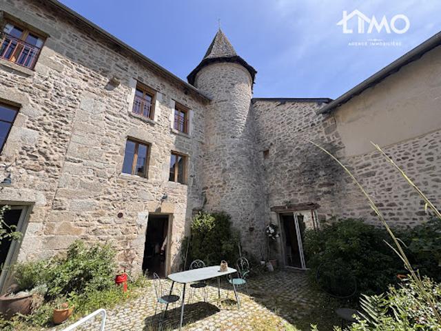 Vente Maison 8 pièces 271 m2 Eymoutiers