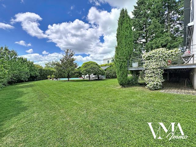Vente Maison 8 pièces 272 m2 Limonest