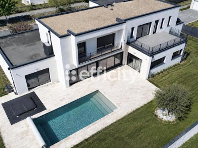 Vente Maison 8 pièces 285 m2 Saint Cyr sur Loire