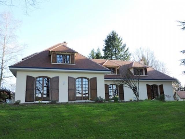 Vente Maison 8 pièces 286.52 m2 Saint Yrieix la Perche