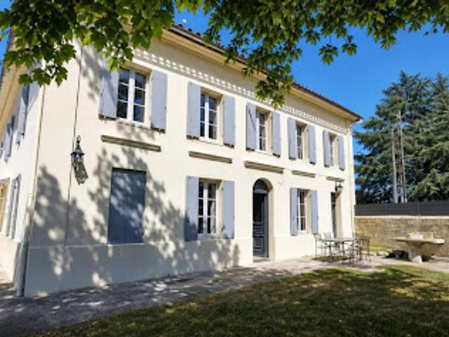 Vente Maison 8 pièces 280 m2 Puisseguin