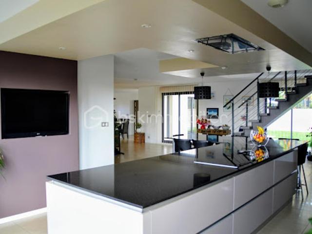 Vente Maison 8 pièces 280 m2 Saintry sur Seine