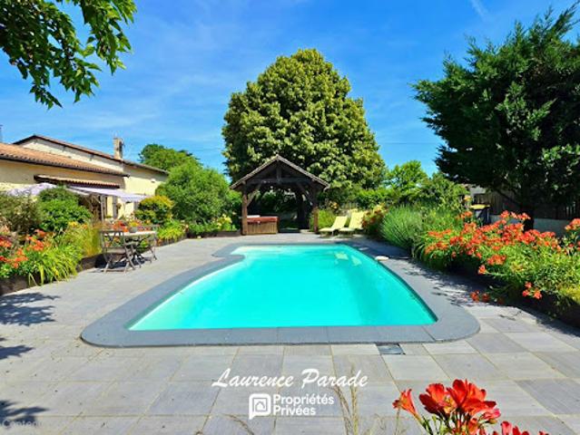 Vente Maison 8 pièces 283 m2 Ménesplet