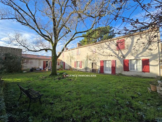 Vente Maison 8 pièces 295.67 m2 Chateau d'olonne