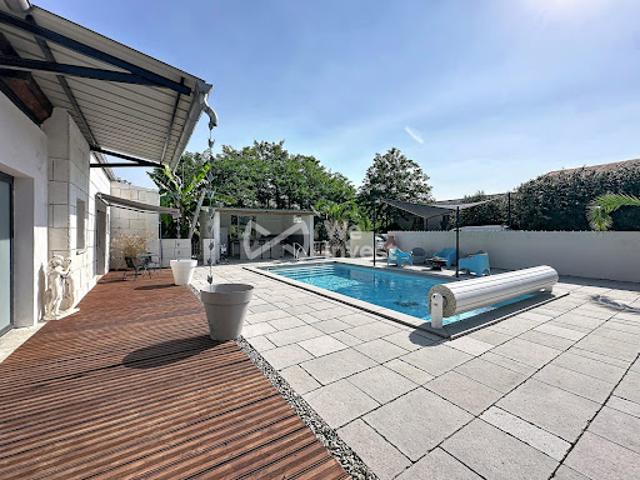 Vente Maison 8 pièces 297 m2 Orthez
