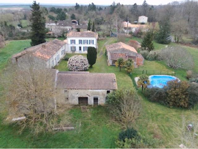 Vente Maison 8 pièces 290 m2 Fenioux