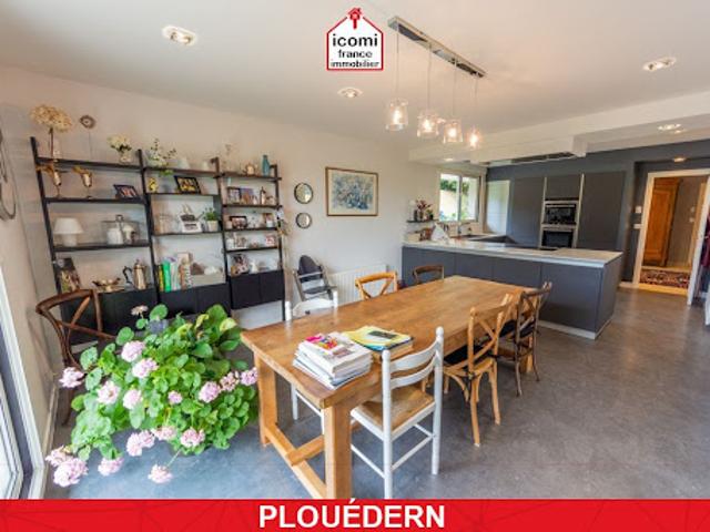 Vente Maison 8 pièces 290 m2 Plouédern