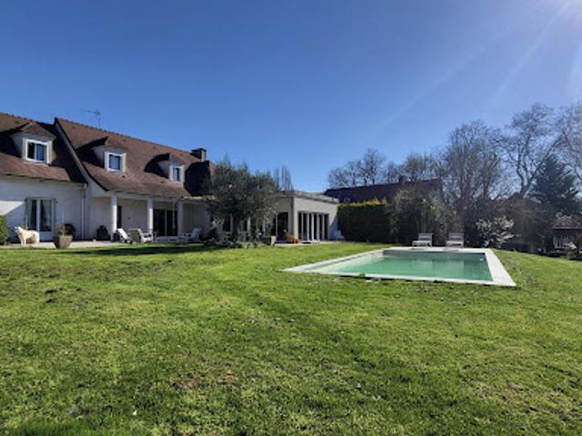 Vente Maison 8 pièces 290 m2 Santeny