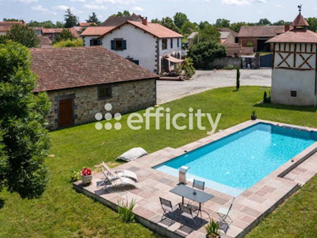 Vente Maison 8 pièces 306 m2 Maringues