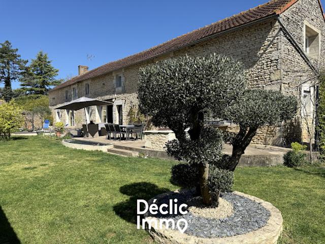 Vente Maison 8 pièces 306 m2 Vouille