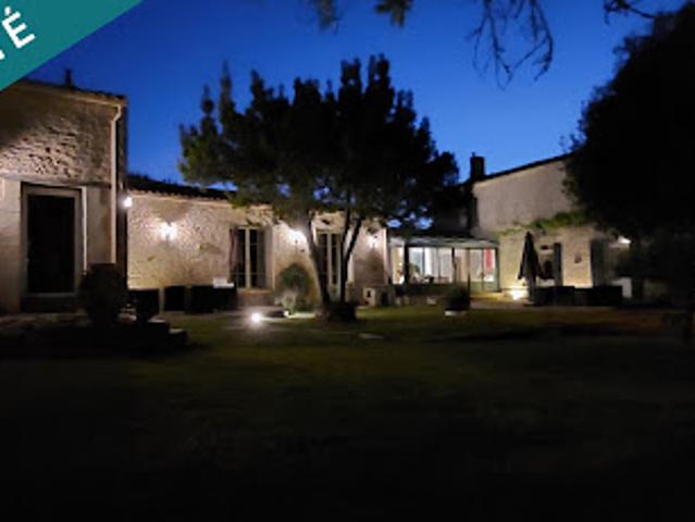 Vente Maison 8 pièces 300 m2 Curzon
