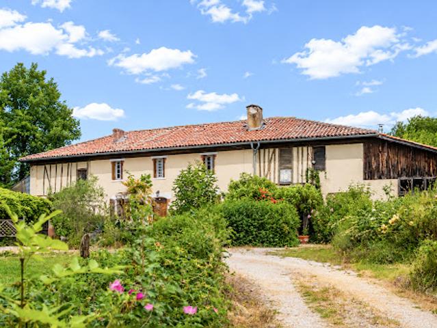 Vente Maison 8 pièces 300 m2 Charlas