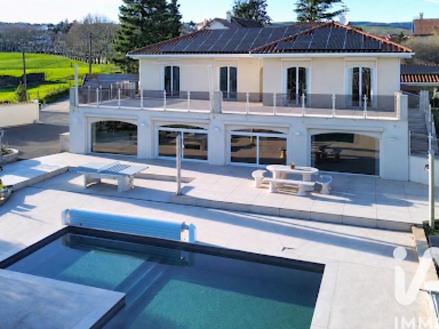 Vente Maison 8 pièces 300 m2 Saint Martin la Plaine