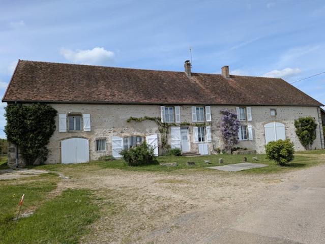Vente Maison 8 pièces 300 m2 Saulieu