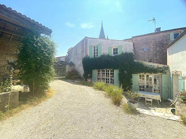 Vente Maison 11 pièces 301.28 m2 Pont l'abbe d'arnoult