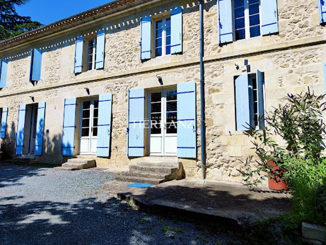 Vente Maison 8 pièces 327 m2 Créon