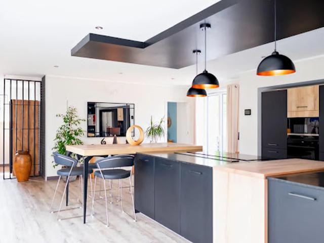 Vente Maison 8 pièces 320 m2 Dompierre sur Veyle