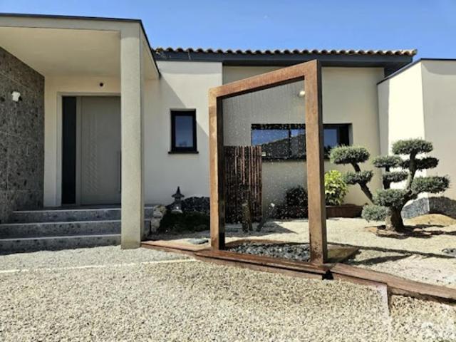 Vente Maison 8 pièces 336 m2 Garons