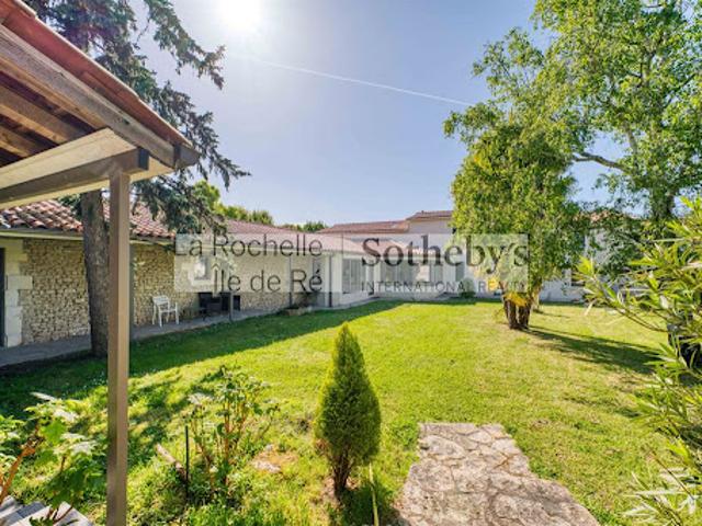 Vente Maison 8 pièces 338 m2 Lagord